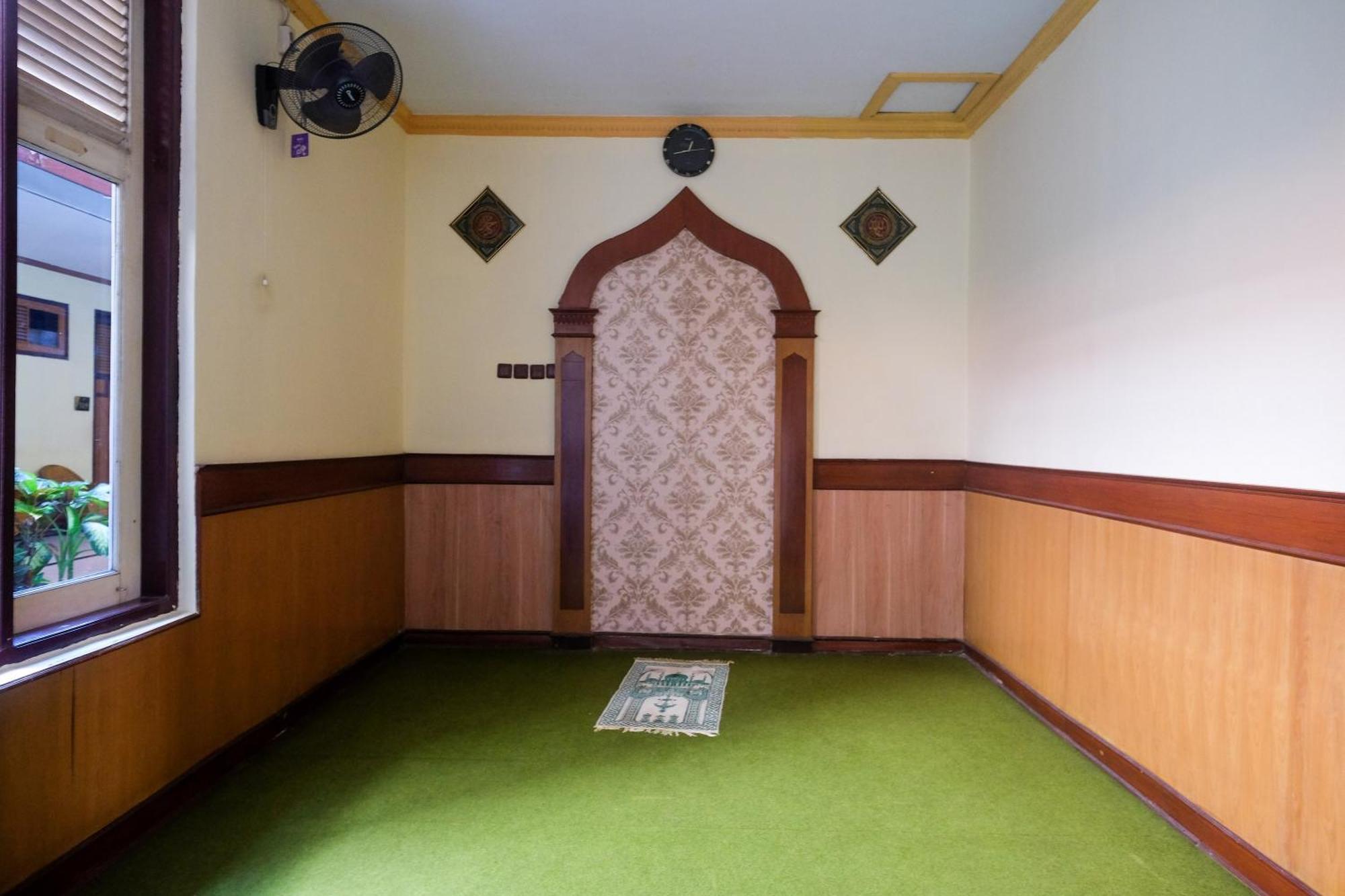 Urbanview Hotel Dedy Jaya Brebes 외부 사진