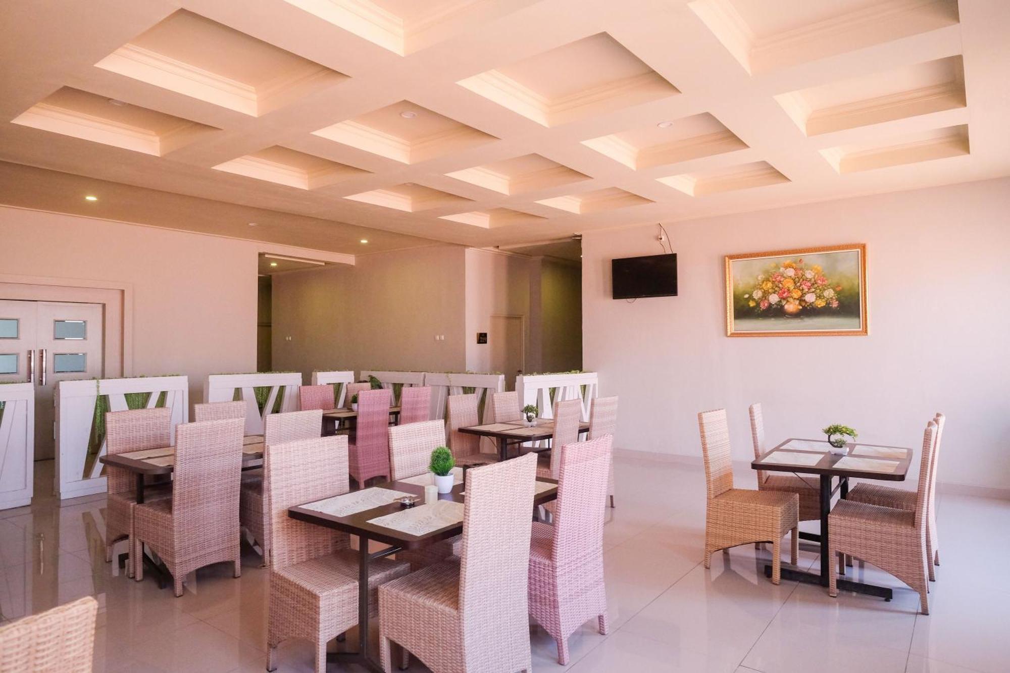 Urbanview Hotel Dedy Jaya Brebes 외부 사진