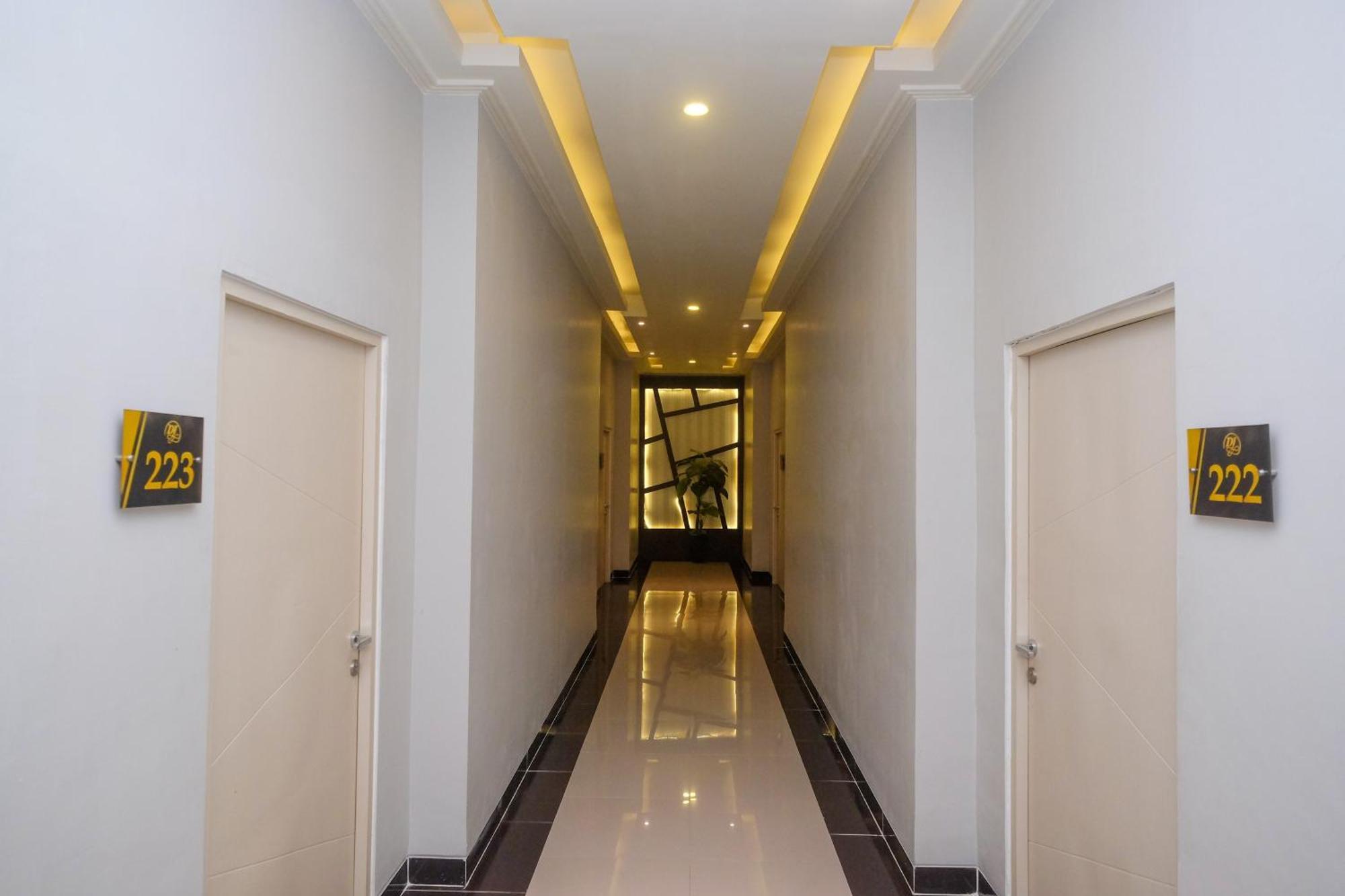 Urbanview Hotel Dedy Jaya Brebes 외부 사진