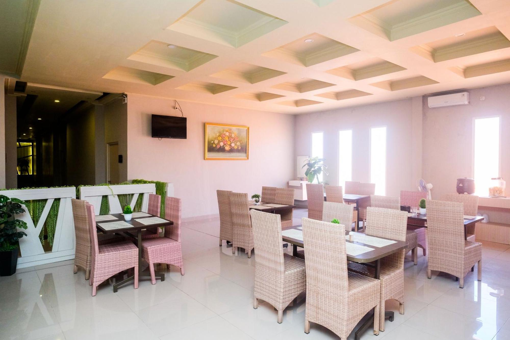 Urbanview Hotel Dedy Jaya Brebes 외부 사진
