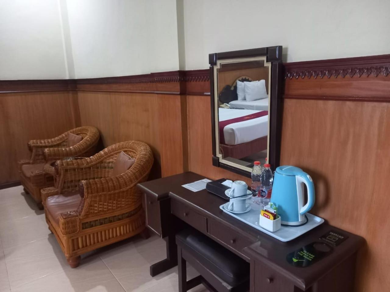 Urbanview Hotel Dedy Jaya Brebes 외부 사진