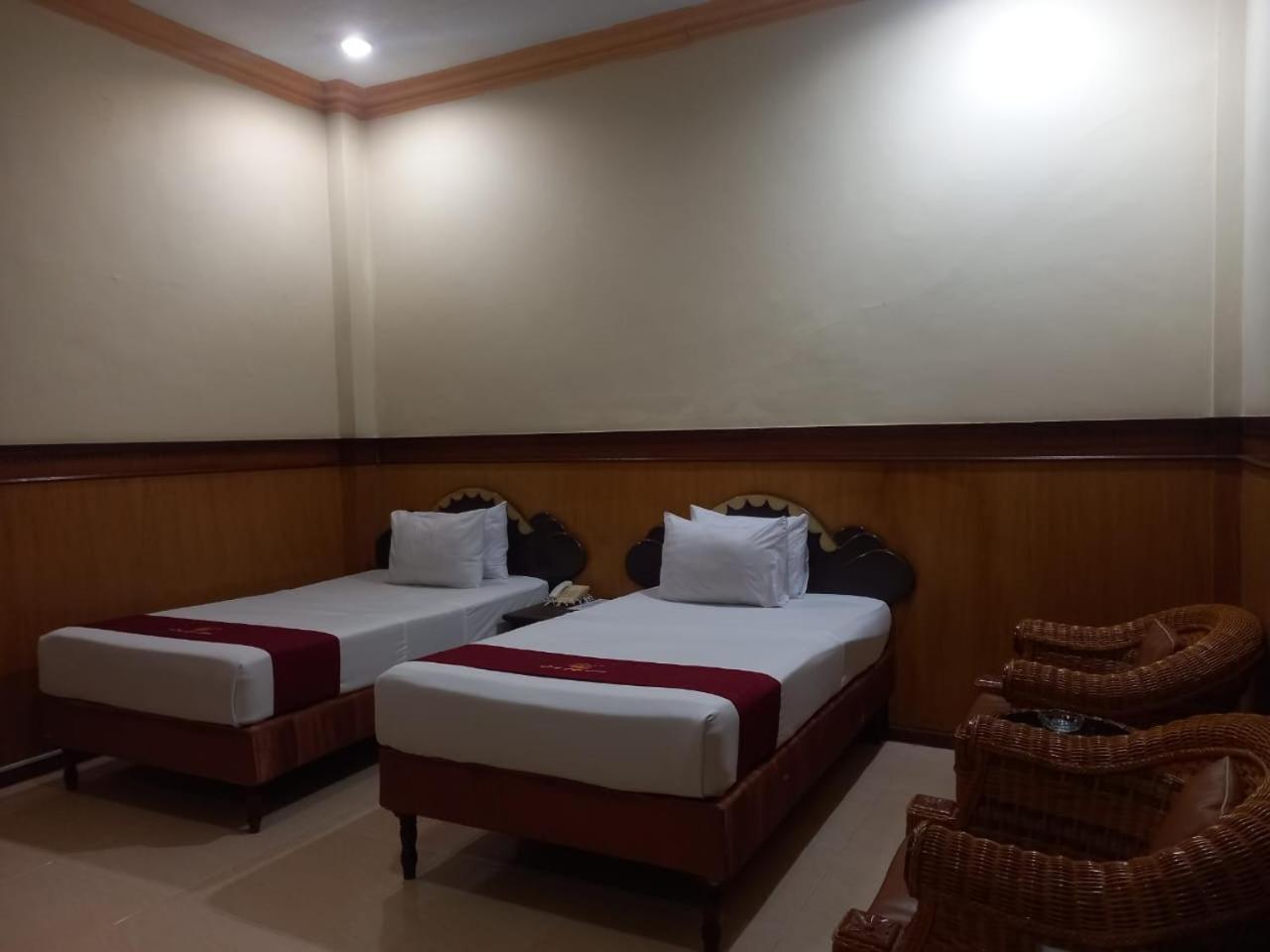 Urbanview Hotel Dedy Jaya Brebes 외부 사진